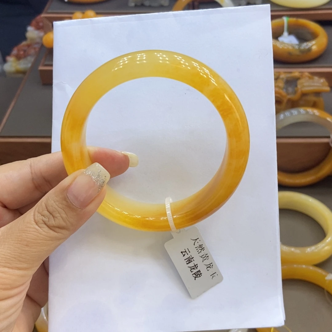 乄***乄石英质玉（黄龙玉）未镶嵌手镯H