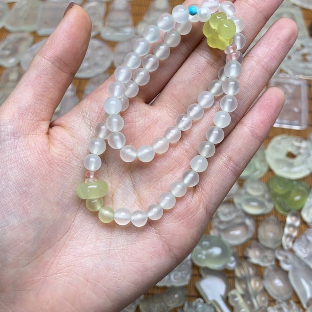 未镶嵌蛇纹石玉颈饰