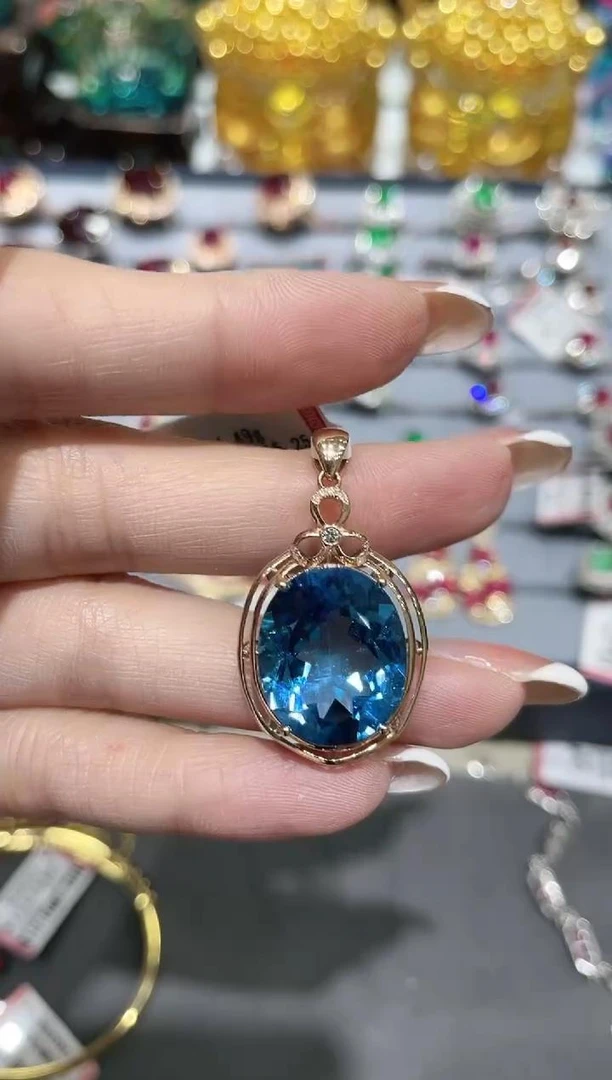 18K金镶嵌天然托帕石吊坠