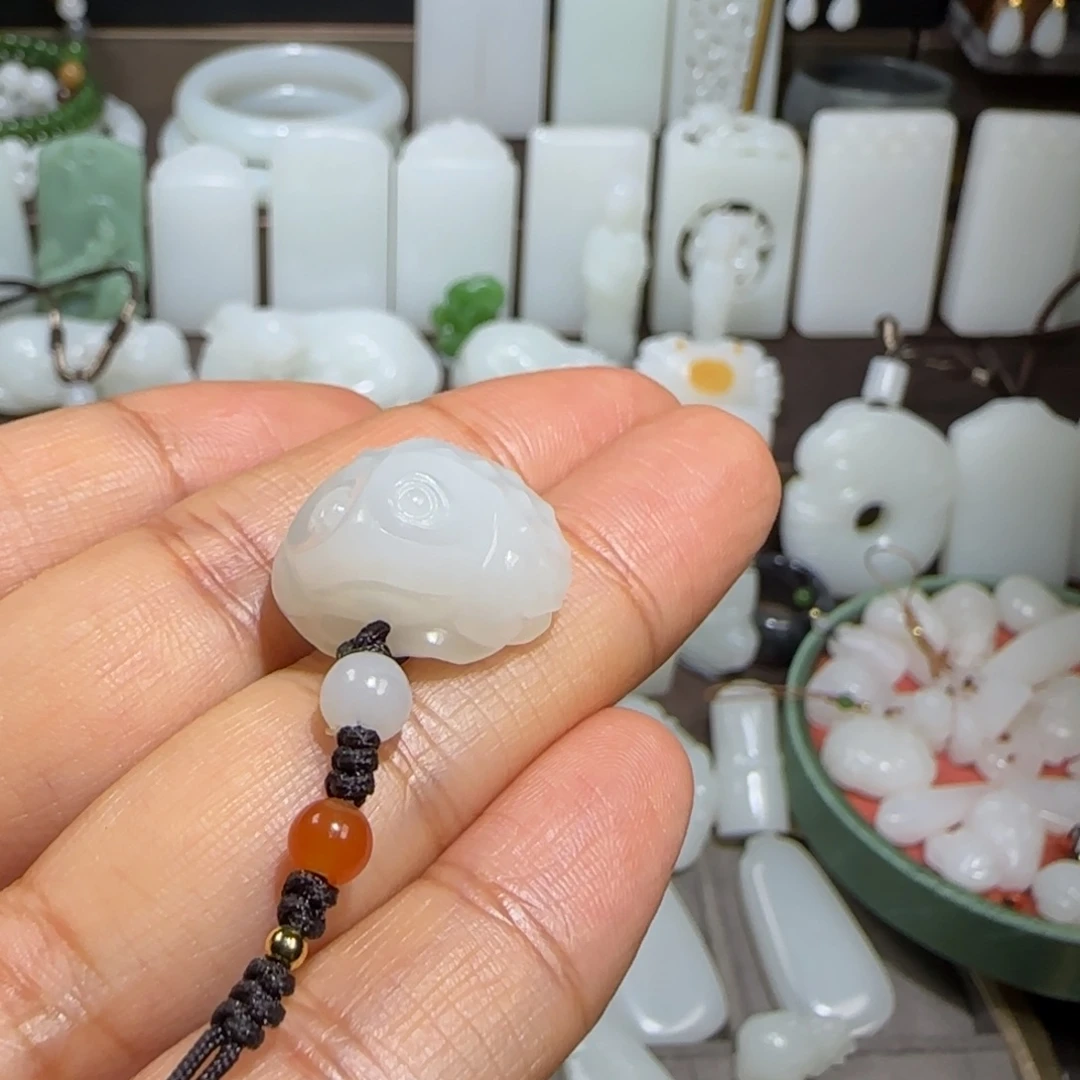 和田玉颈饰未镶嵌