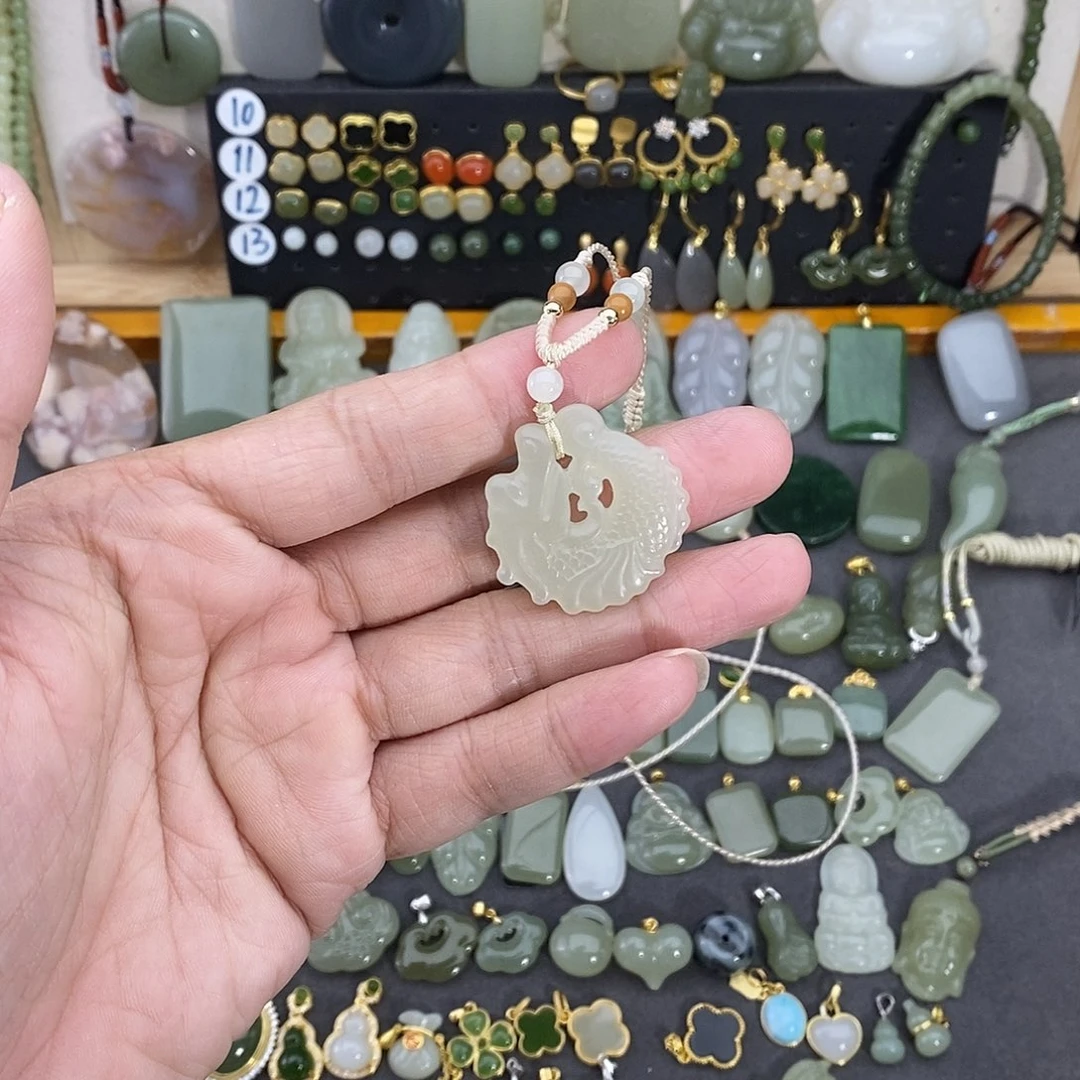 和田玉未镶嵌吊坠(不含链)