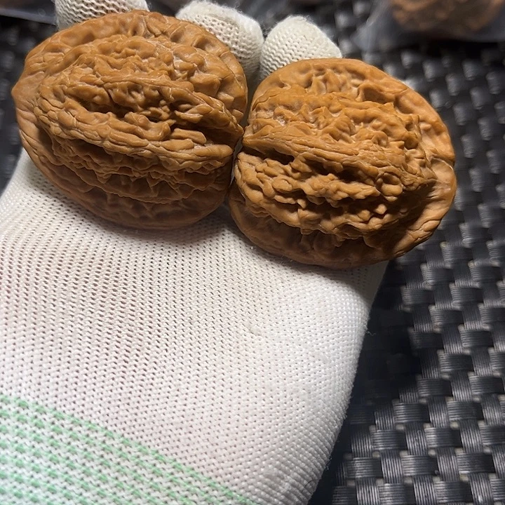 文玩核桃吊坠汉高虎