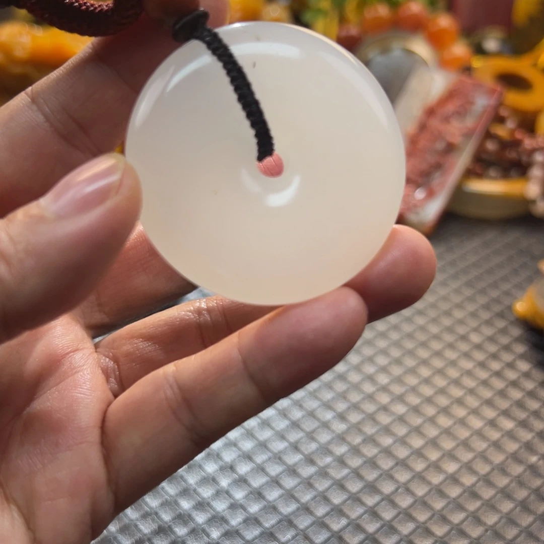 石英质玉未镶嵌颈饰