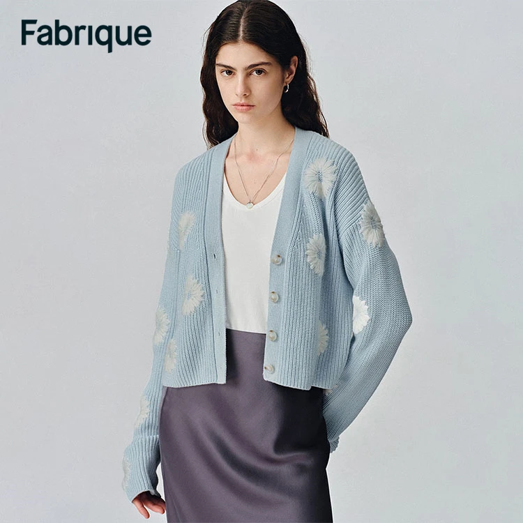 Fabrique Dasiy 早春新款婴儿蓝小雏菊刺绣山羊绒针织短款开衫