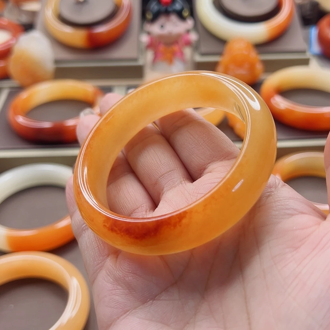 石英质玉（黄龙玉）未镶嵌手镯包容福利57