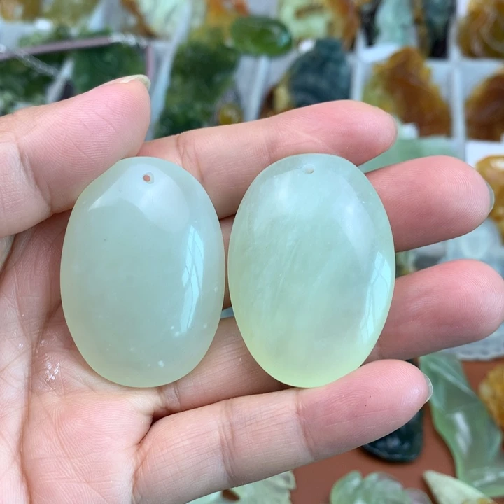 【闪购商品】蛇纹石玉未镶嵌颈饰