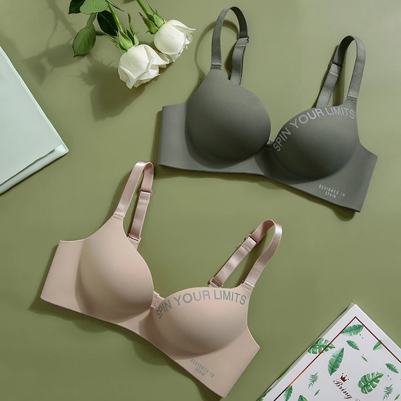 内衣聚拢无钢圈文胸薄款学生少女上托小胸罩收副乳防下垂