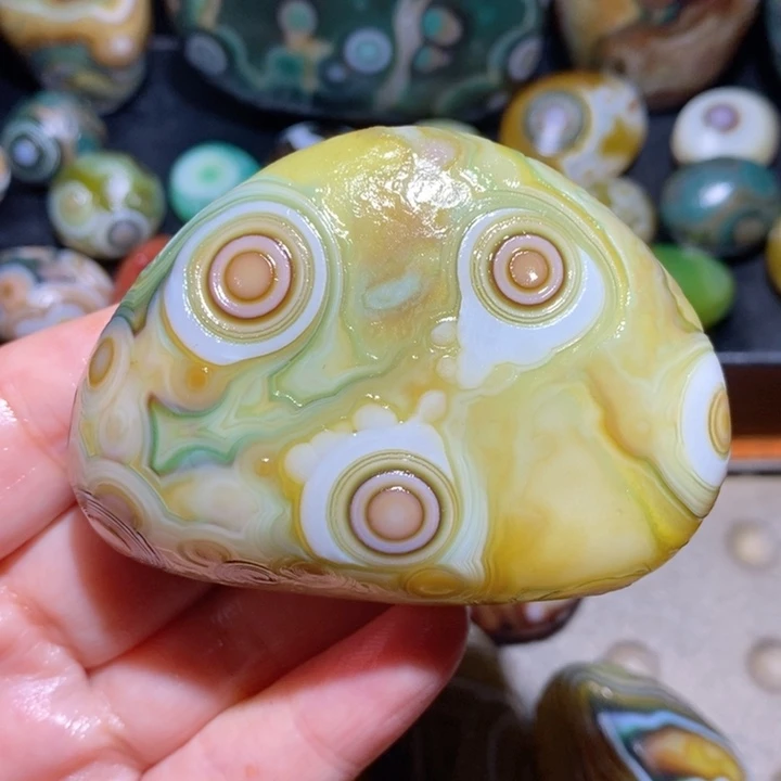 未镶嵌玛瑙/玉髓珠宝半成品3