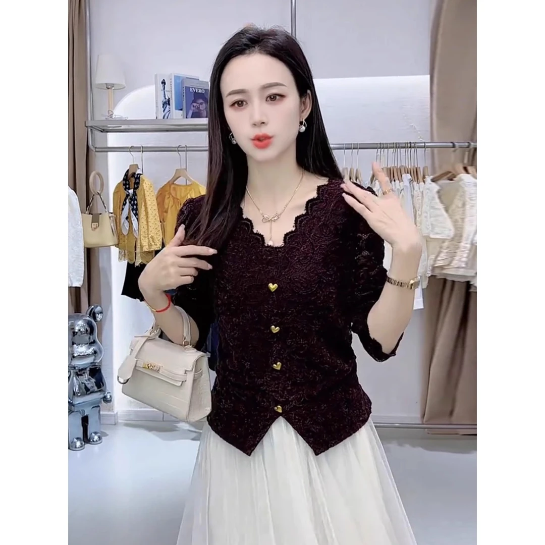 拉夏贝尔法式时尚洋气V领蕾丝衫女2025秋季新款设计感打底衫上衣