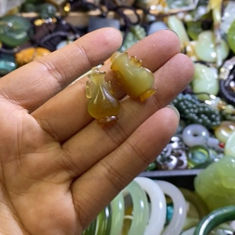 岫玉银S925镶嵌耳环一对