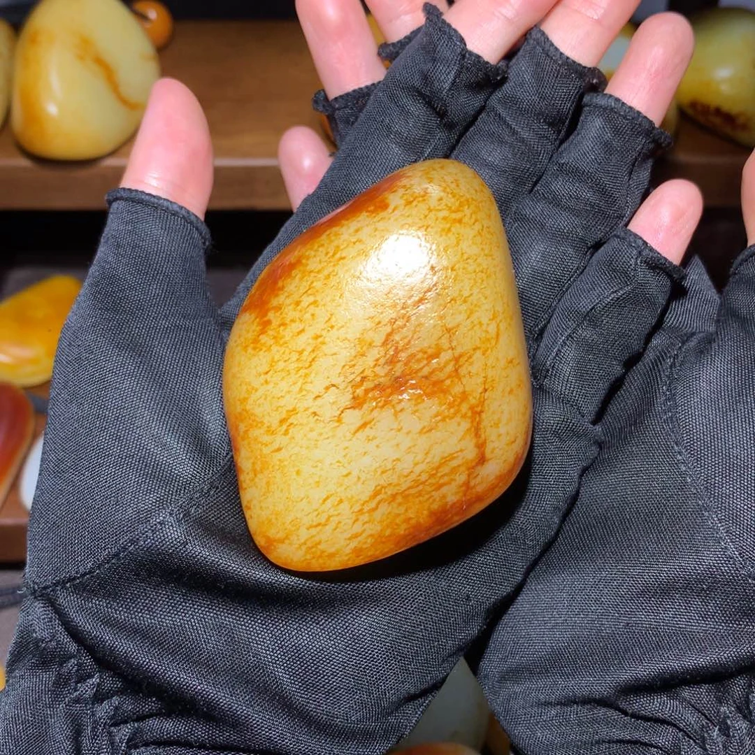 用***8和田玉未镶嵌颈饰
