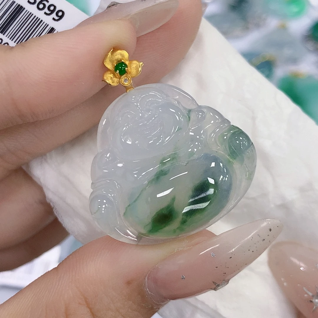 颈饰18K金镶嵌翡翠