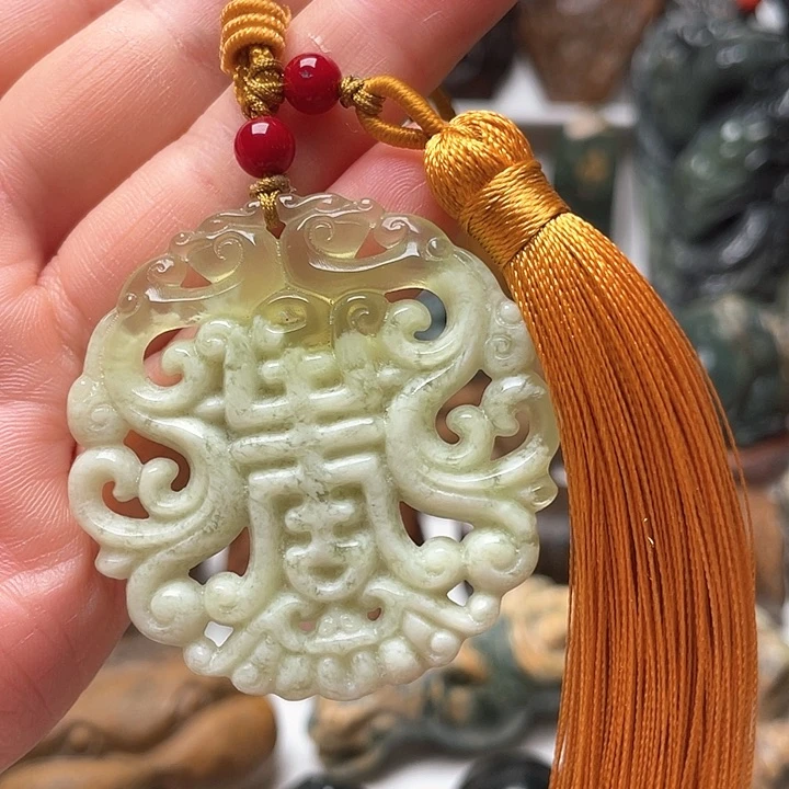 未镶嵌蛇纹石玉挂件