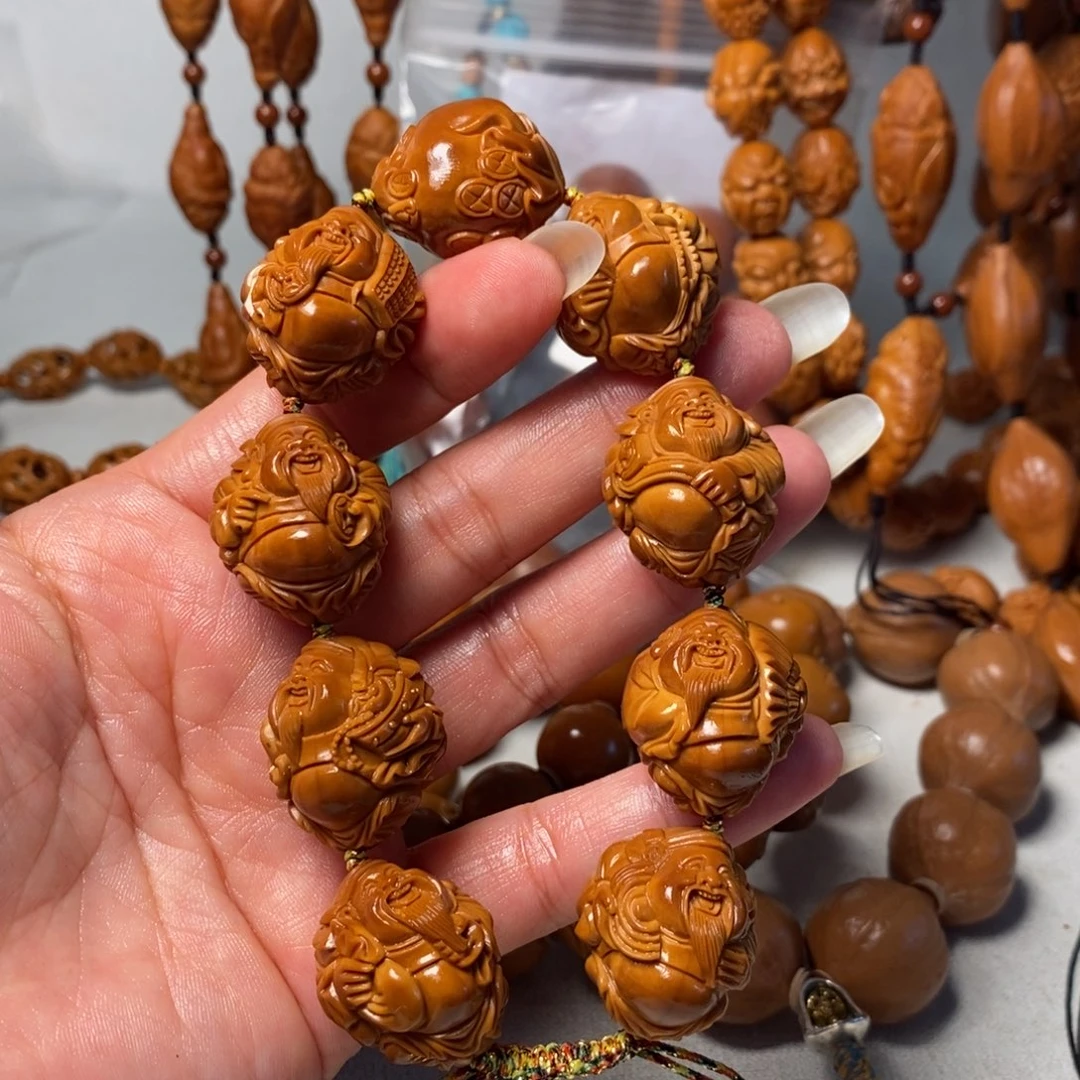 橄榄核吊坠八大财神