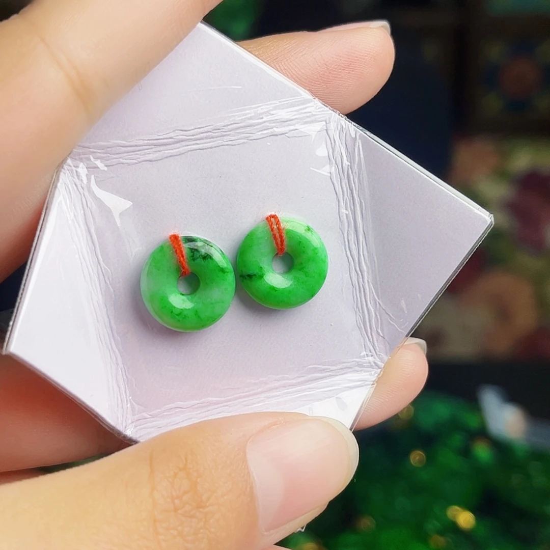 颈饰未镶嵌翡翠多样性