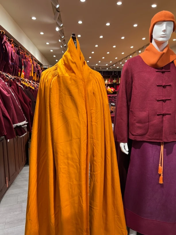 帕霸雅僧服。天嘛大纲