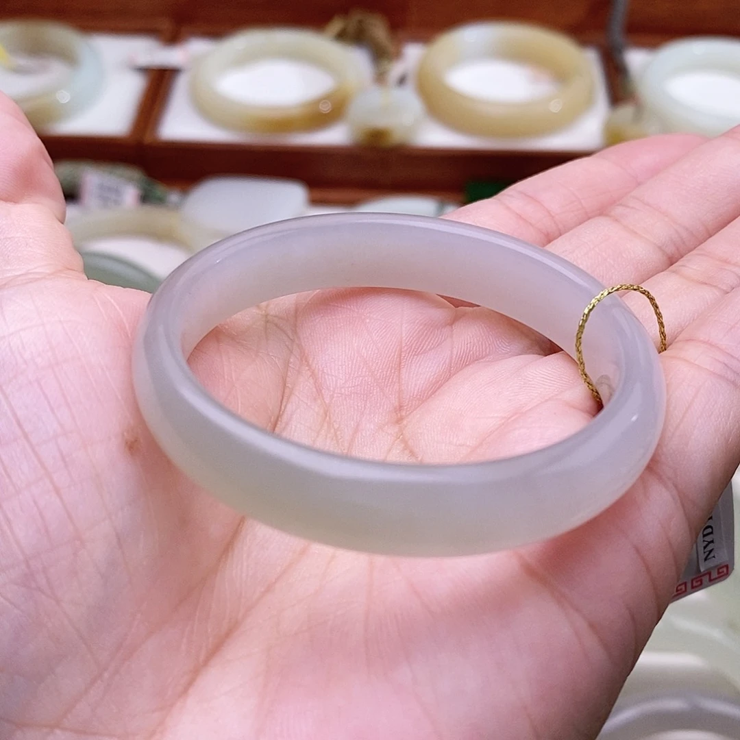 和田玉手镯未镶嵌46.7