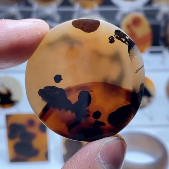 玛瑙/玉髓颈饰未镶嵌