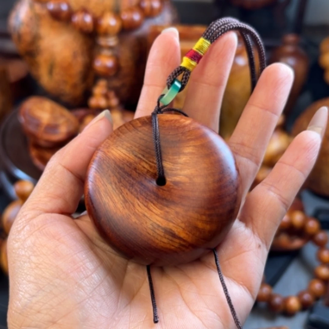 【闪购商品】松木（琥珀木）把件正**足有瑕疵不退货