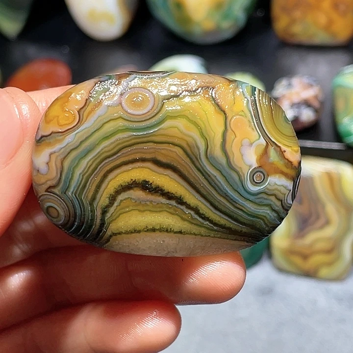 玛瑙/玉髓未镶嵌珠宝奇石