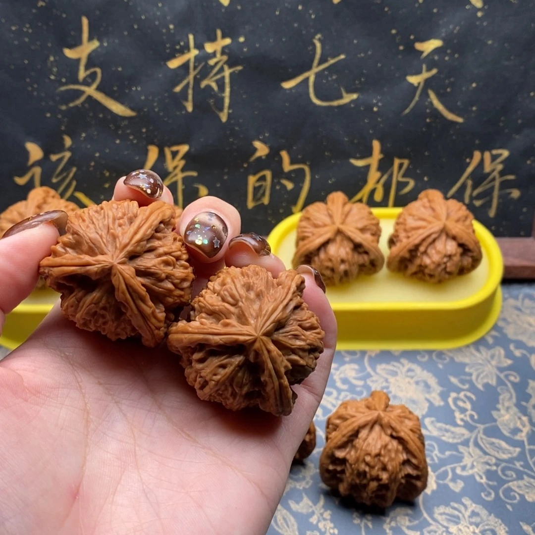 吊坠文玩核桃顺*白狮子