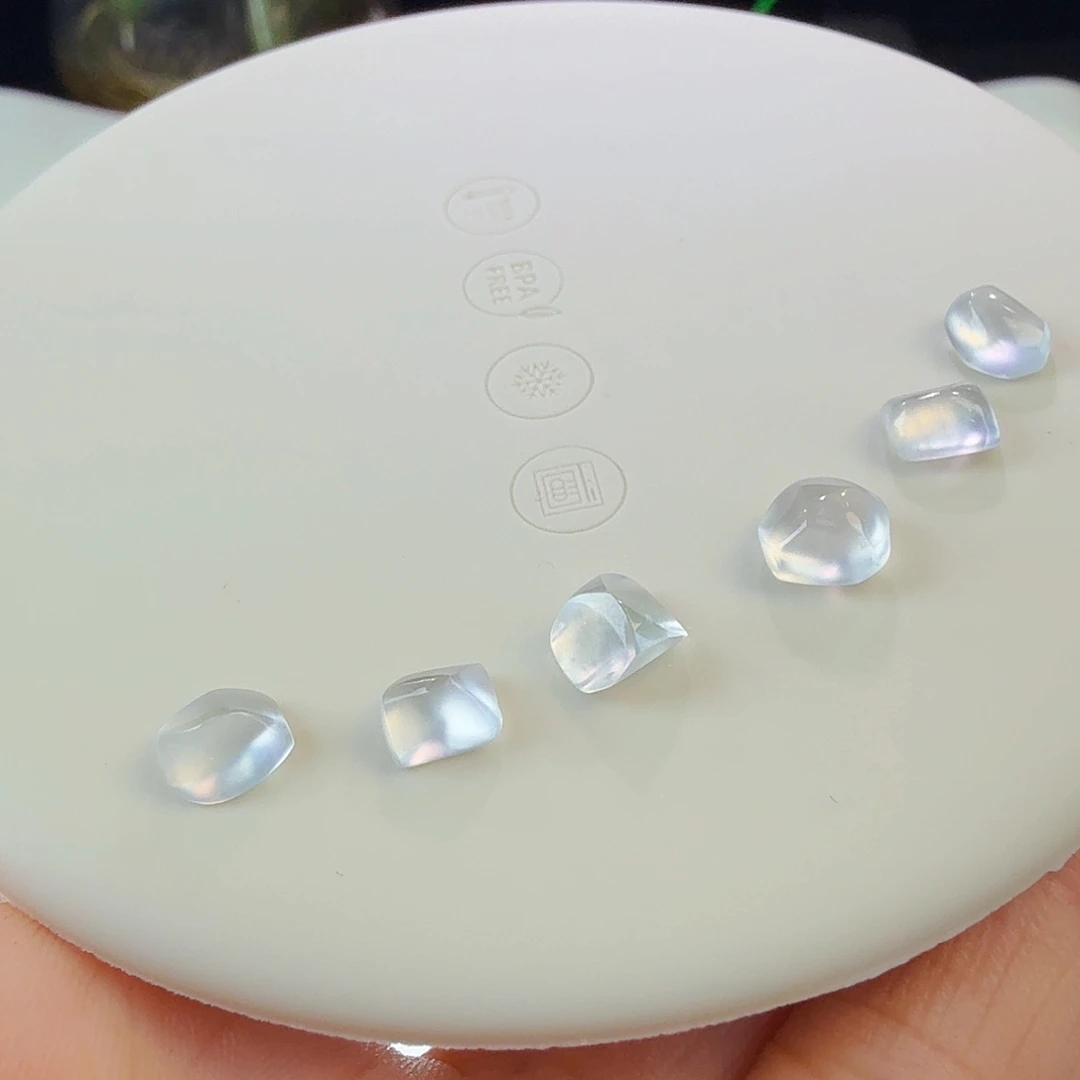 翡翠裸石极光白随行一组