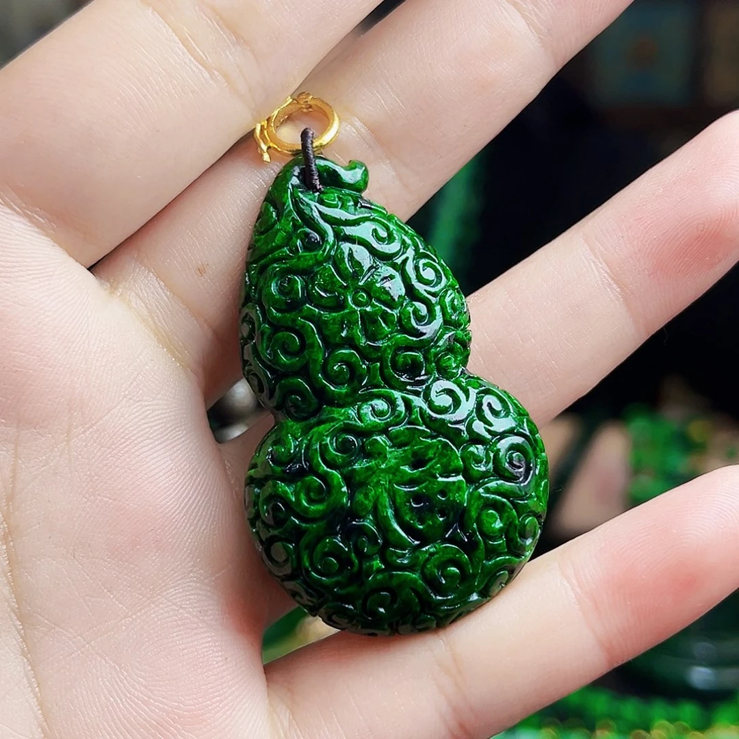 颈饰未镶嵌翡翠多样性