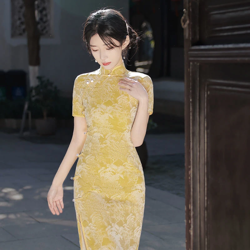黄色蚀骨旗袍2025年新款改良少女夏季年轻款古法大小姐长款连衣裙