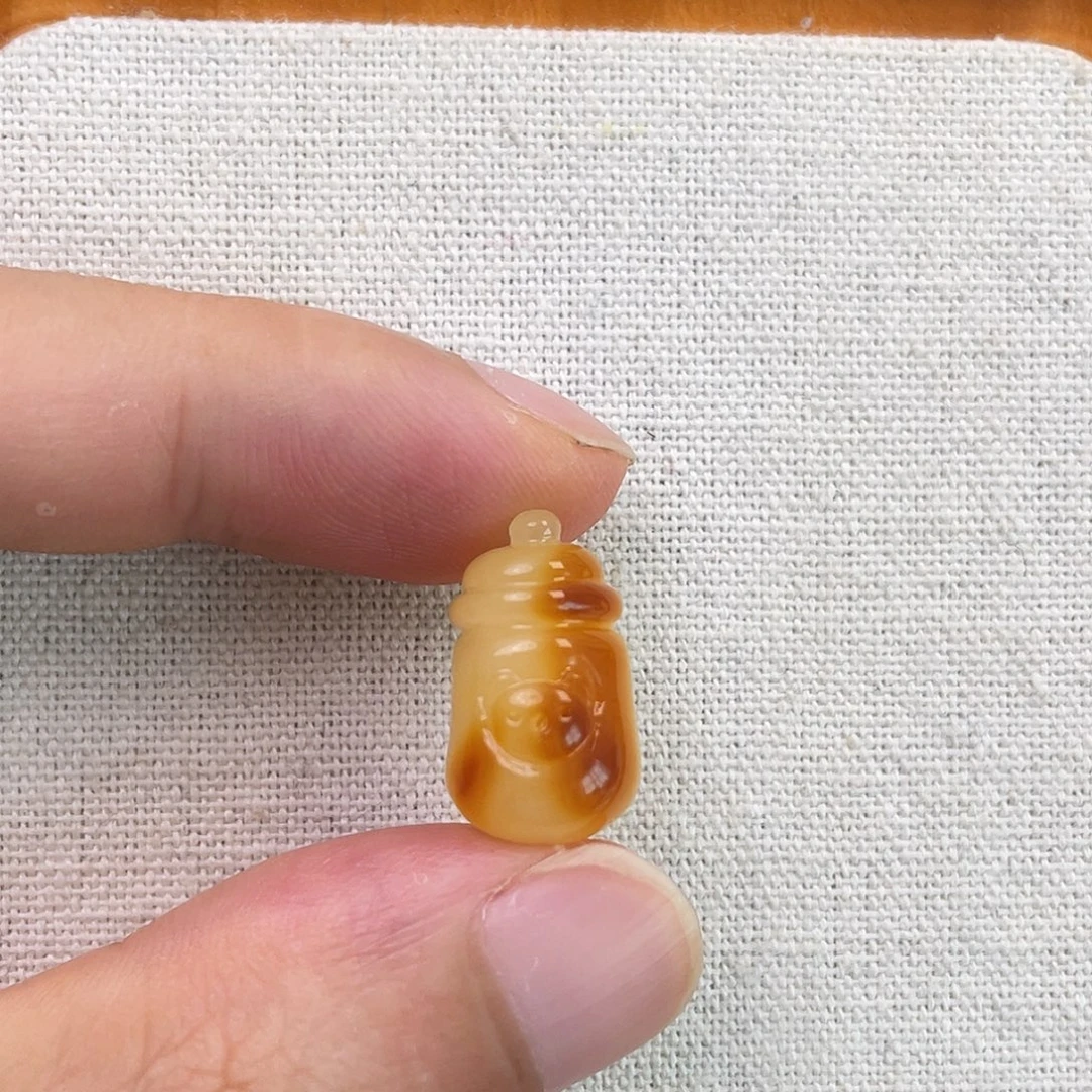 琥珀未镶嵌裸石奶瓶