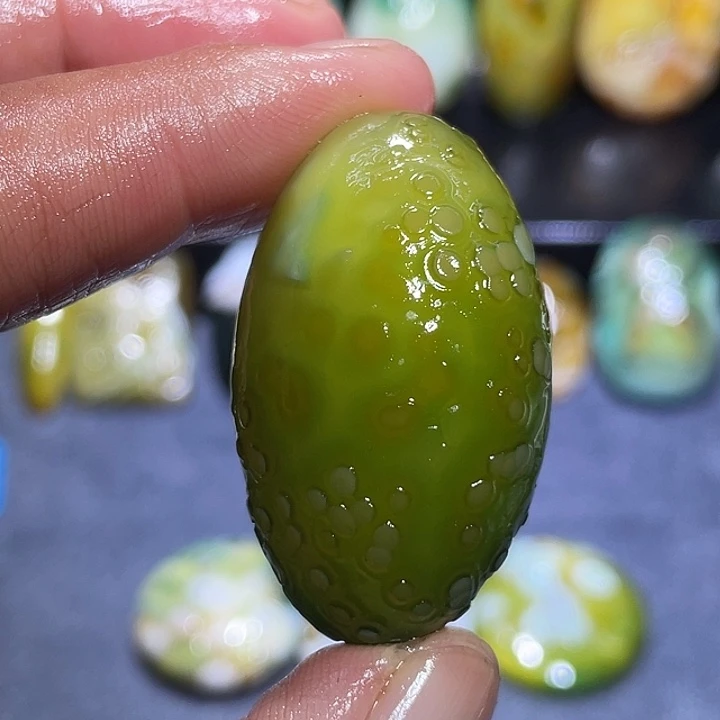 玛瑙/玉髓未镶嵌珠宝奇石