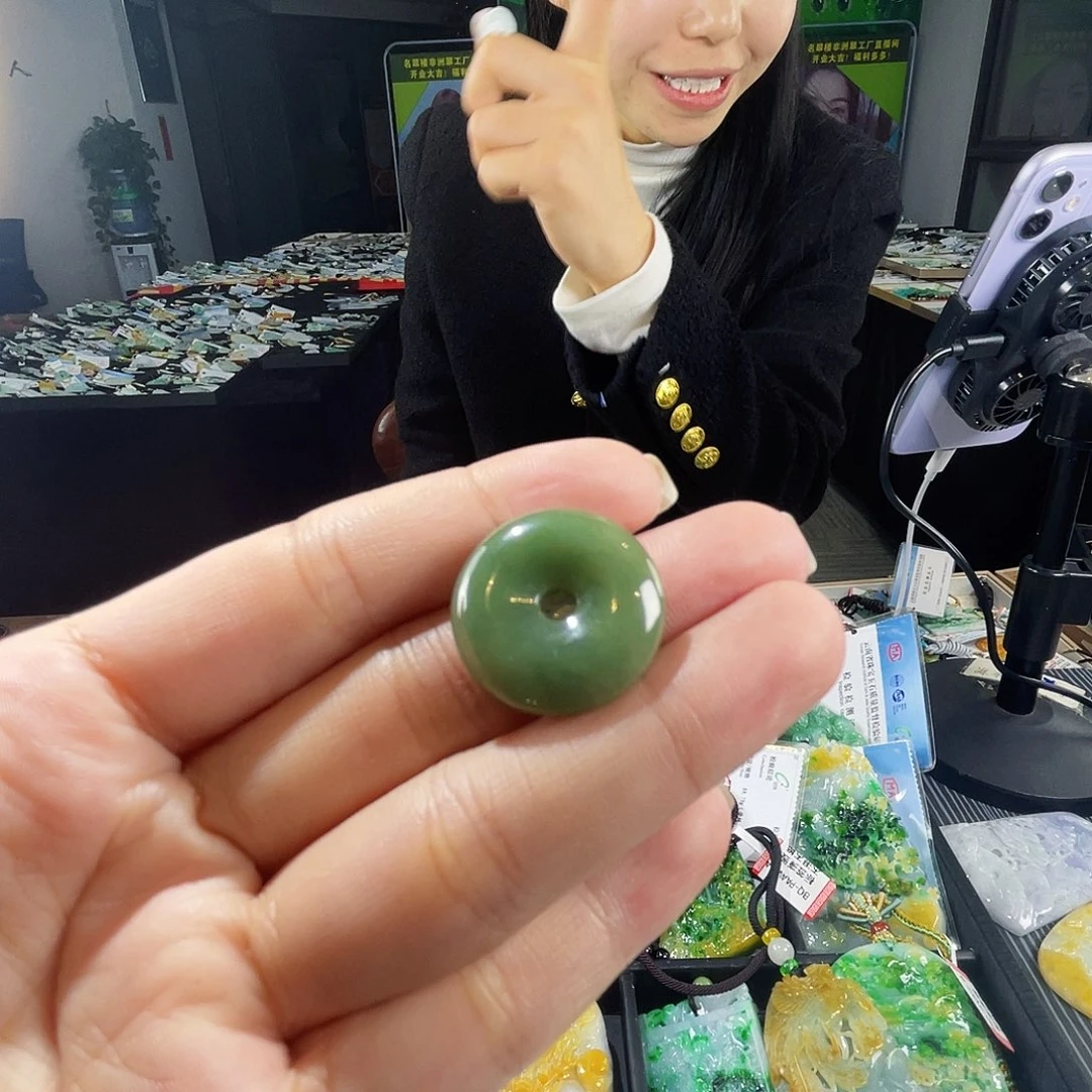 颈饰未镶嵌翡翠一