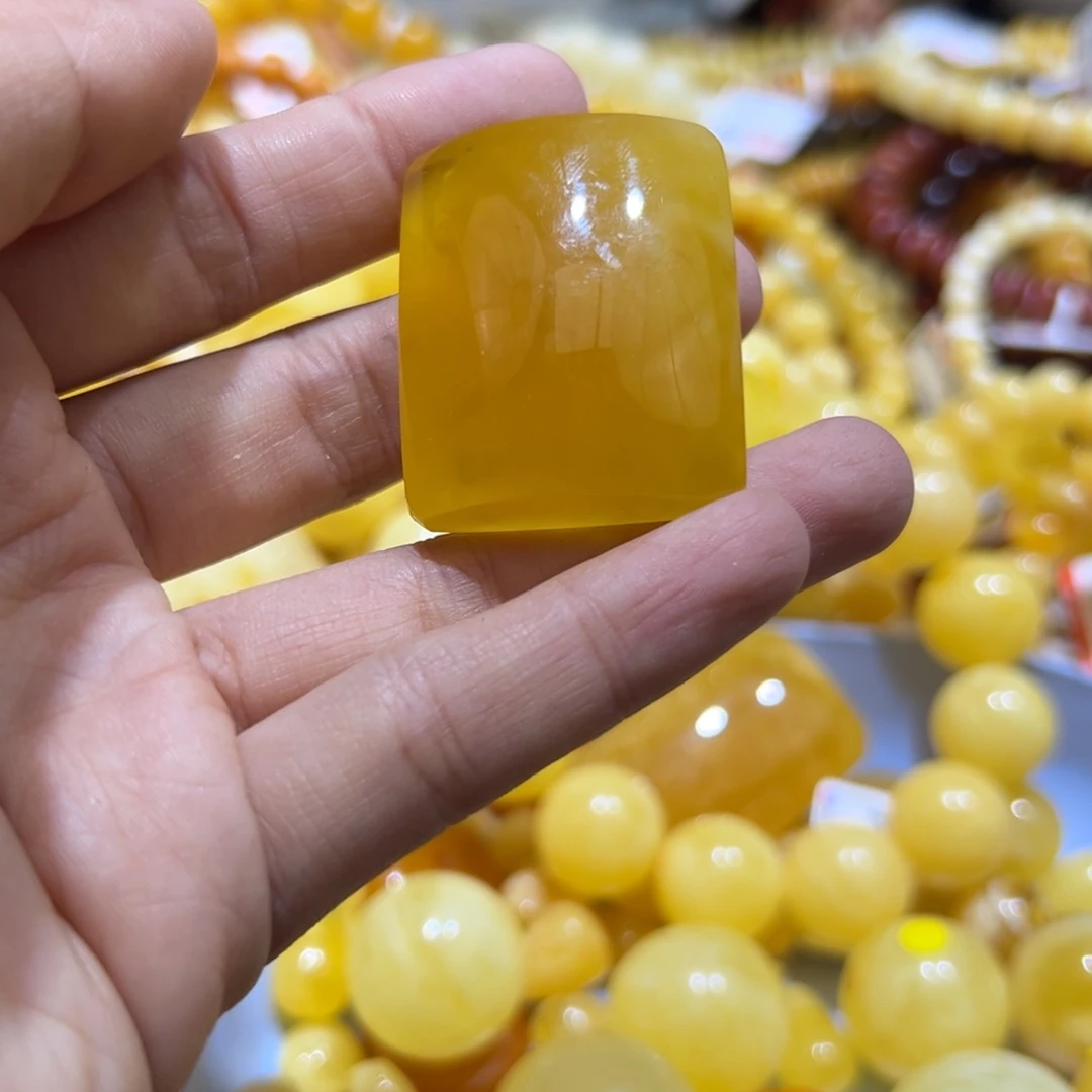 琥珀珠宝奇石未镶嵌