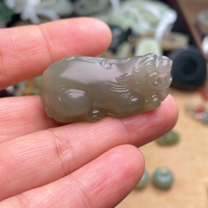 和田玉颈饰未镶嵌