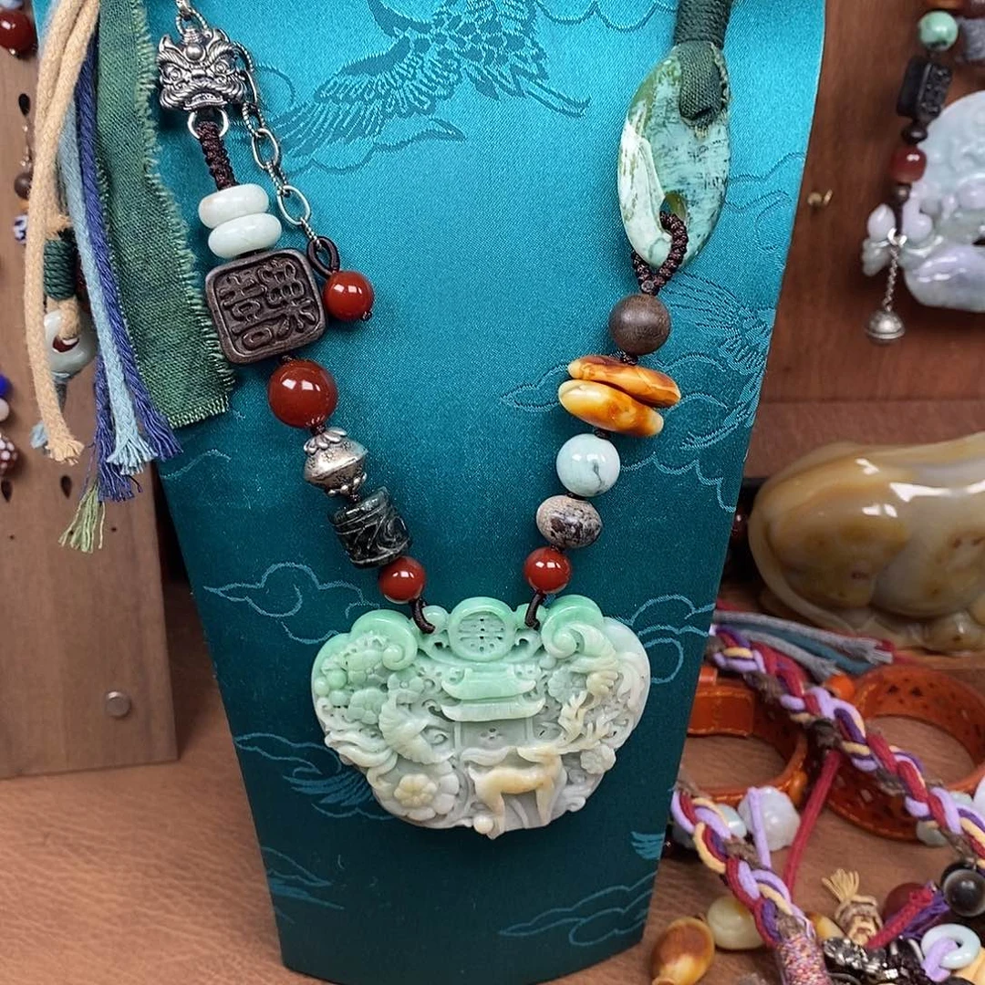 未镶嵌颈饰玛瑙/玉髓孙*阳