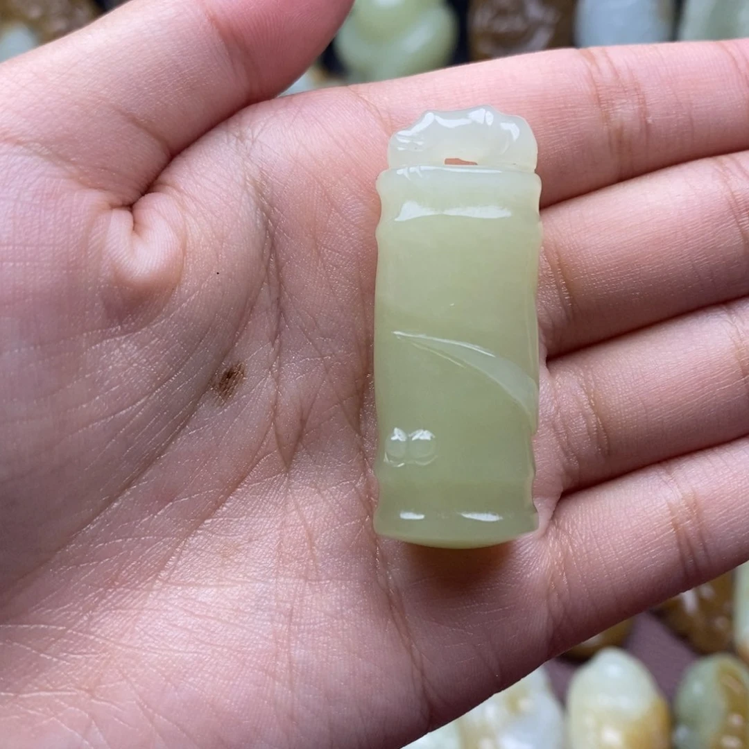 项链未镶嵌和田玉（糖玉）