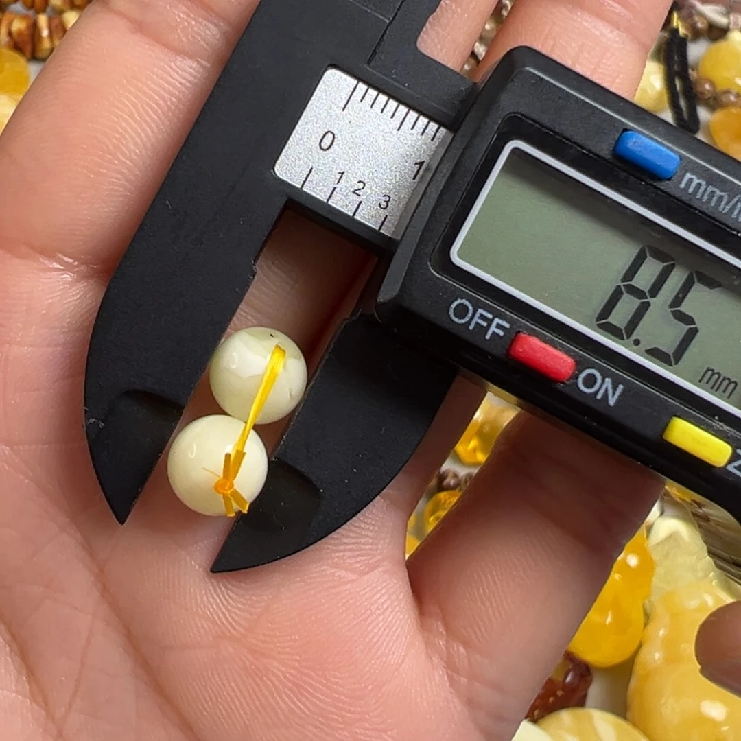 蜜蜡未镶嵌裸石微瑕