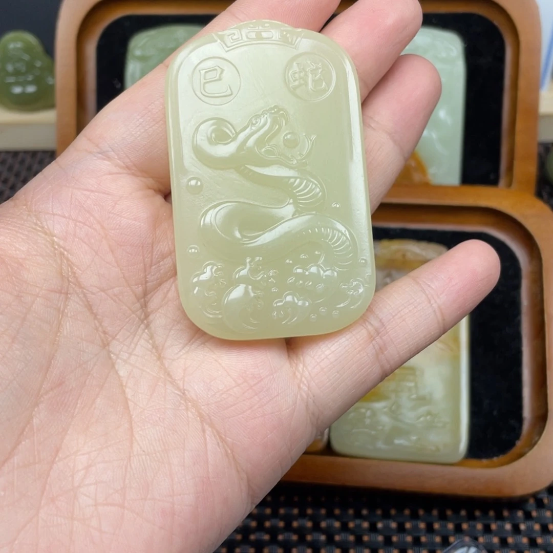 @****疆新疆昆仑山料