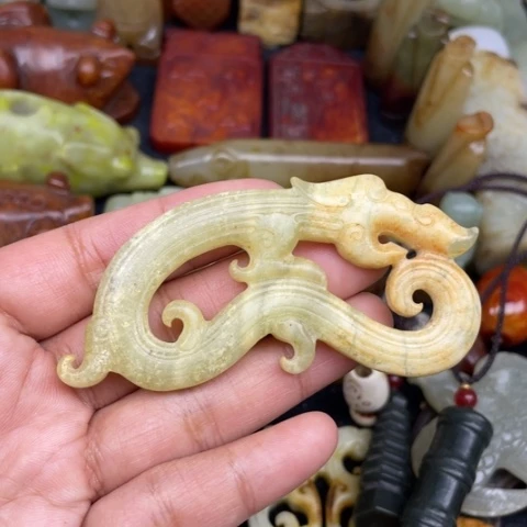 蛇纹石玉未镶嵌颈饰88