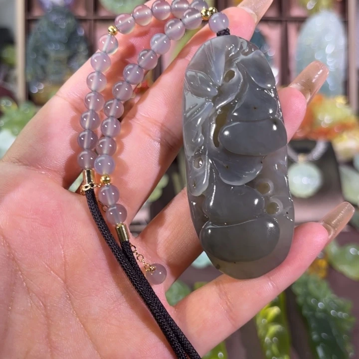 未镶嵌蛇纹石玉颈饰