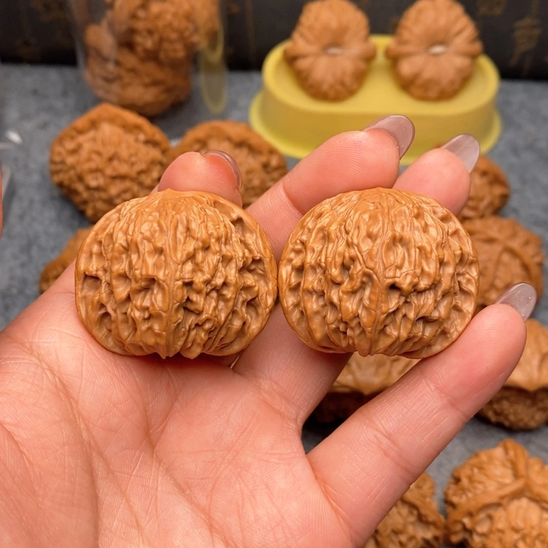 文玩核桃把件山地石子磨38