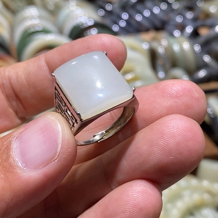 和田玉（糖玉）戒指未镶嵌