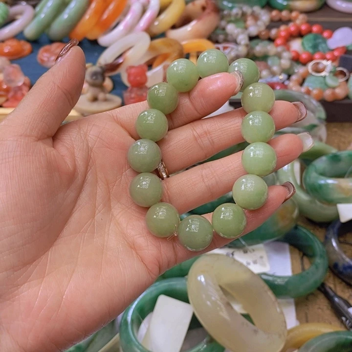 石英质玉手镯未镶嵌心*