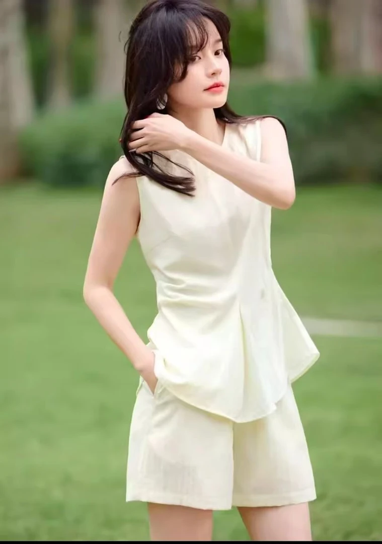 简约女装2025夏季时尚气质修身短袖上衣短裤显瘦两件套装纯色