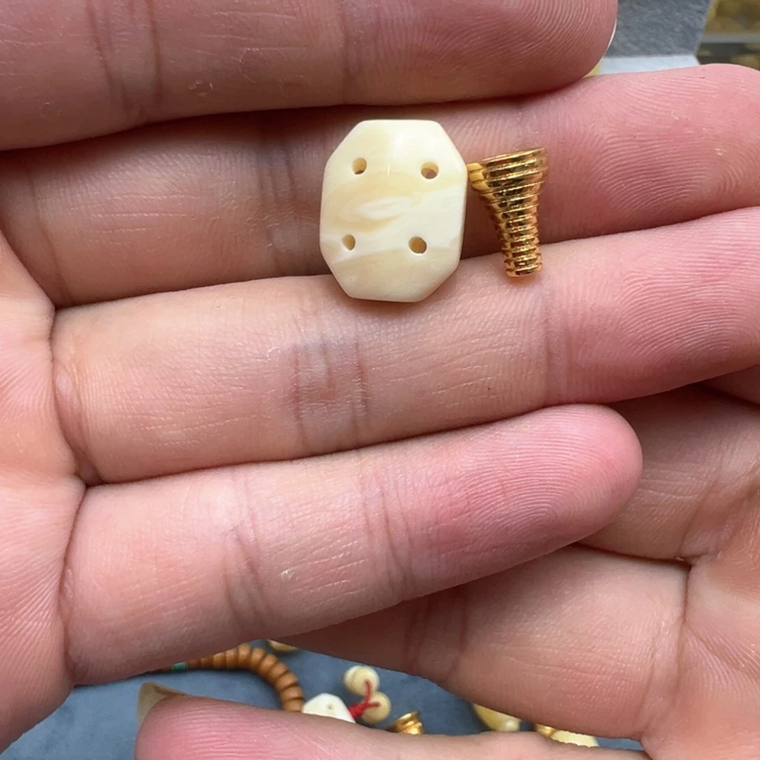 琥珀裸石未镶嵌无***惧