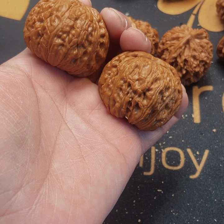 文玩核桃吊坠2225白狮子