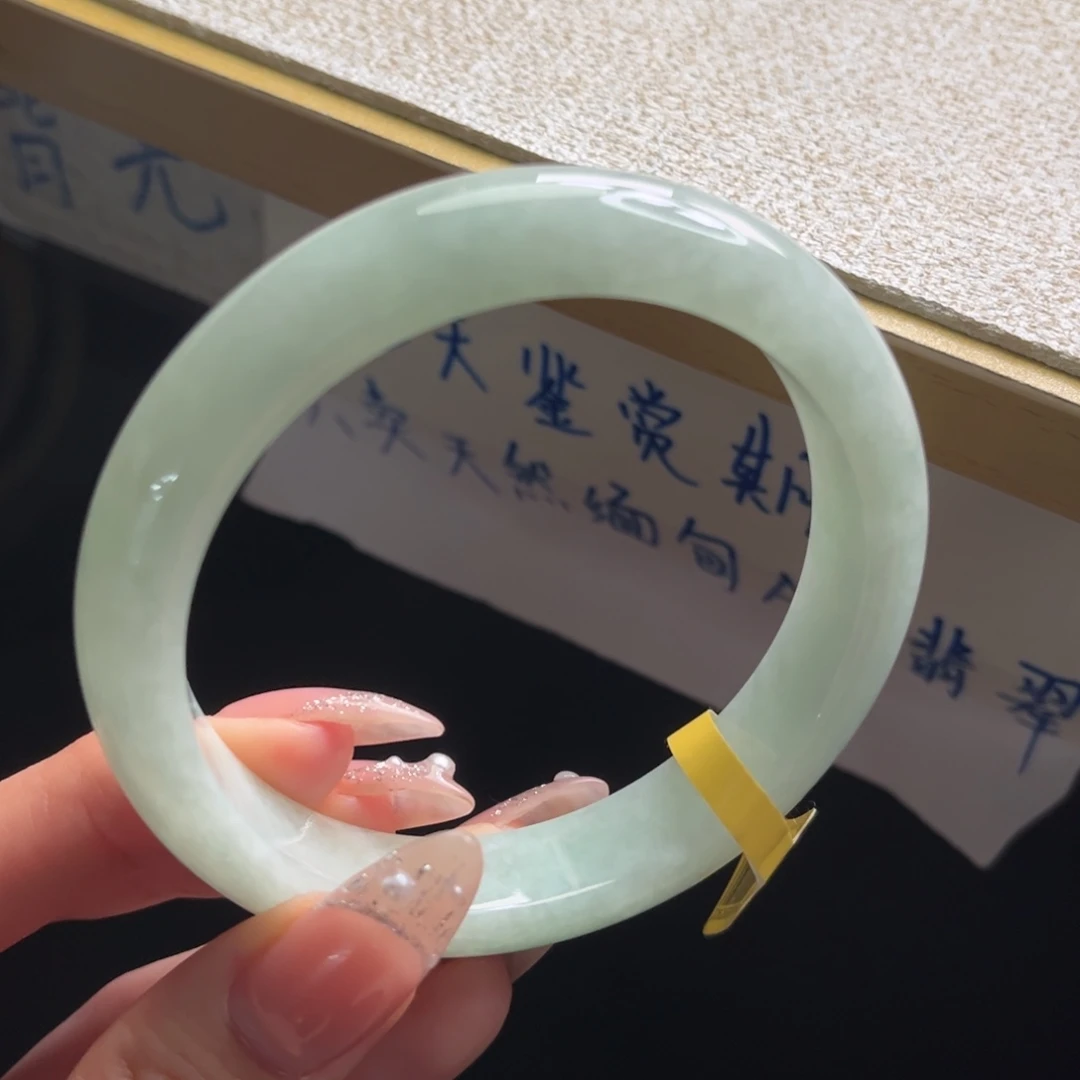 翡翠未镶嵌手镯手镯