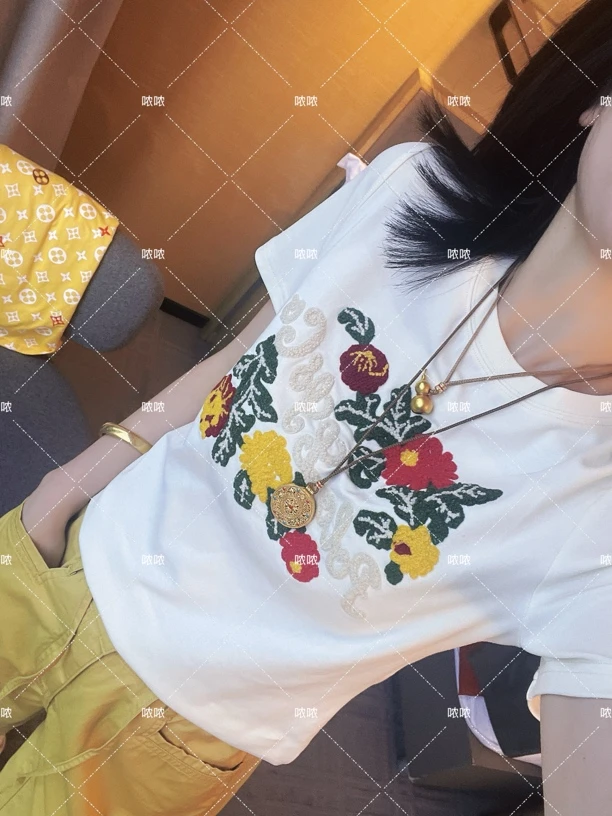 哝NONG【慵懒花朵】-2025春夏新款慵懒花朵圆领百搭短袖上衣0692636
