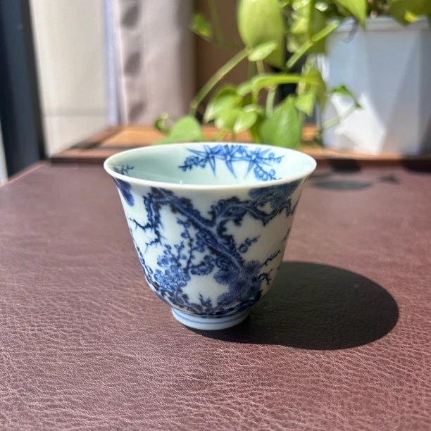 当代 广琛公柴窑仿明青花松竹梅铃铛杯/满容90ml