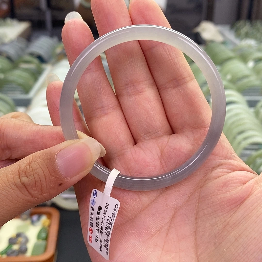 未镶嵌和田玉珠宝奇石和田玉手镯55