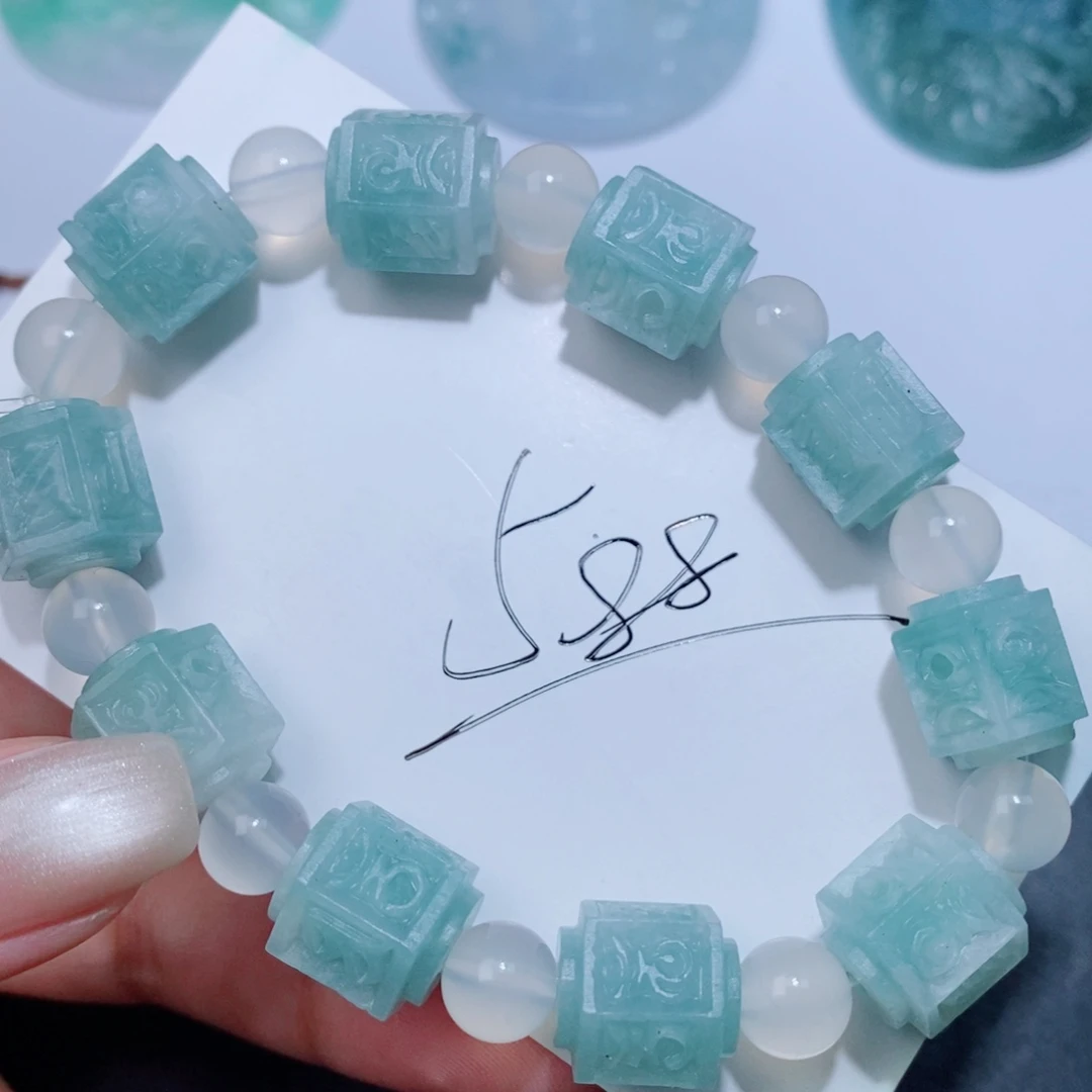 未镶嵌吊坠定制翡翠